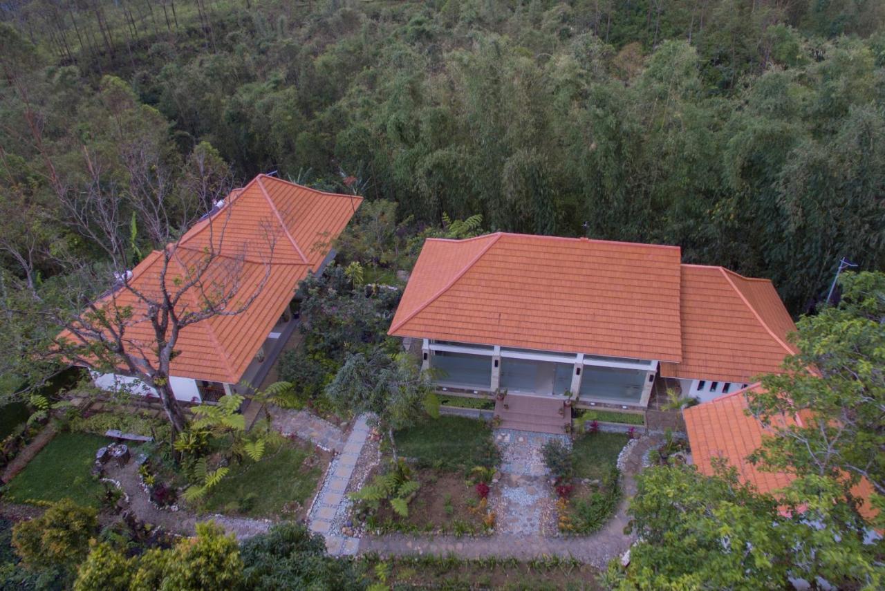 Ara Garden Inn, Accommodation, Yoga Studio & Spa Ruteng Εξωτερικό φωτογραφία