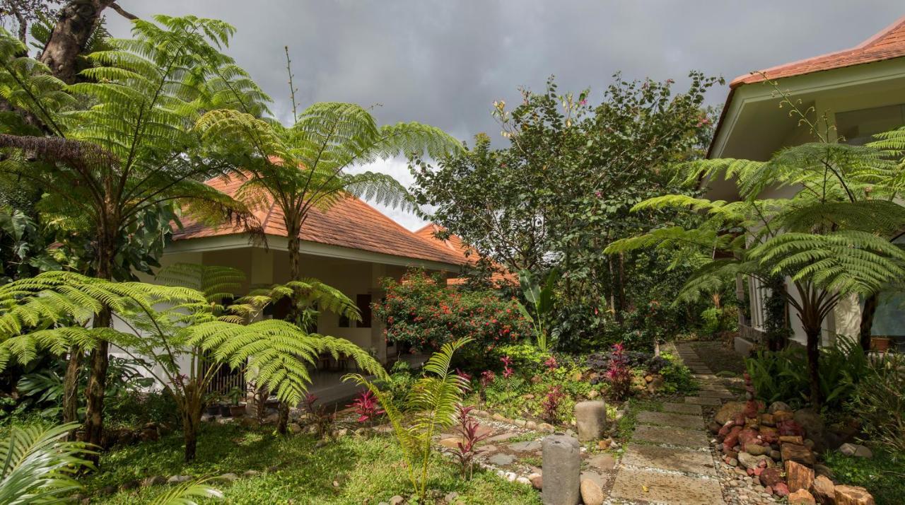 Ara Garden Inn, Accommodation, Yoga Studio & Spa Ruteng Εξωτερικό φωτογραφία